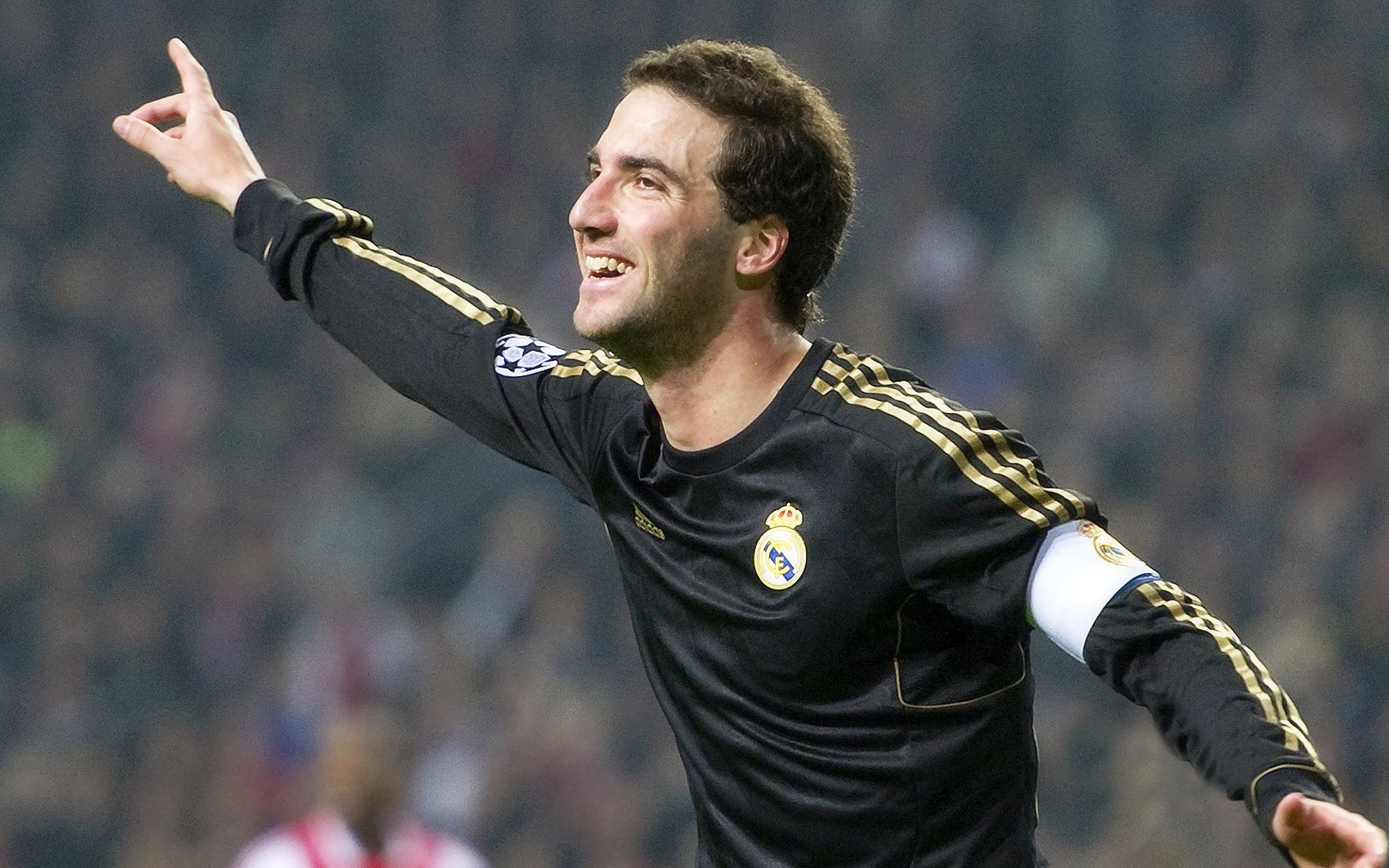 “趣味大集合：球场上的爆笑瞬间大曝光”，球赛搞笑视频